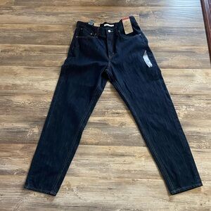 Levi’s NWT Women dark wash 80’s mom Jean